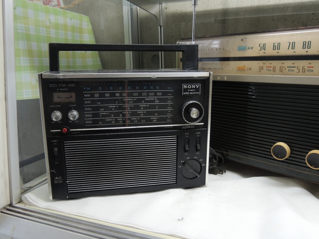 オンライン限定商品 タイヘイ真空管ラジオ 日本硝子工業 6R-15型 1950